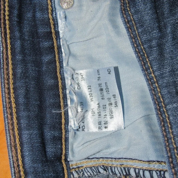LEVI’S Flatters & Flaunts Medium Wash Skinny Leg Jeans Size 10M - Picture 5 of 6